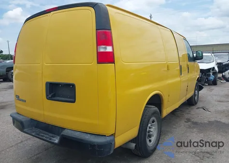 2020 Chevrolet Express G2500 z USA, uszkodzony, nr VIN 1GCWGAFP7L1252505